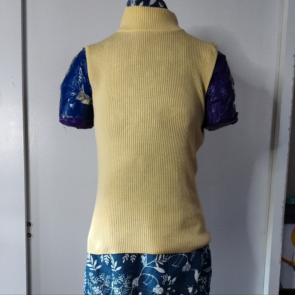 Croft And Barrow Yellow Ribbed Sleeveless Turtleneck Top